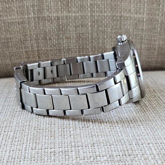 Invicta Women Wristwatch Speciality Collection Silver Tone Quartz Analog Watch - Picture 9 of 13